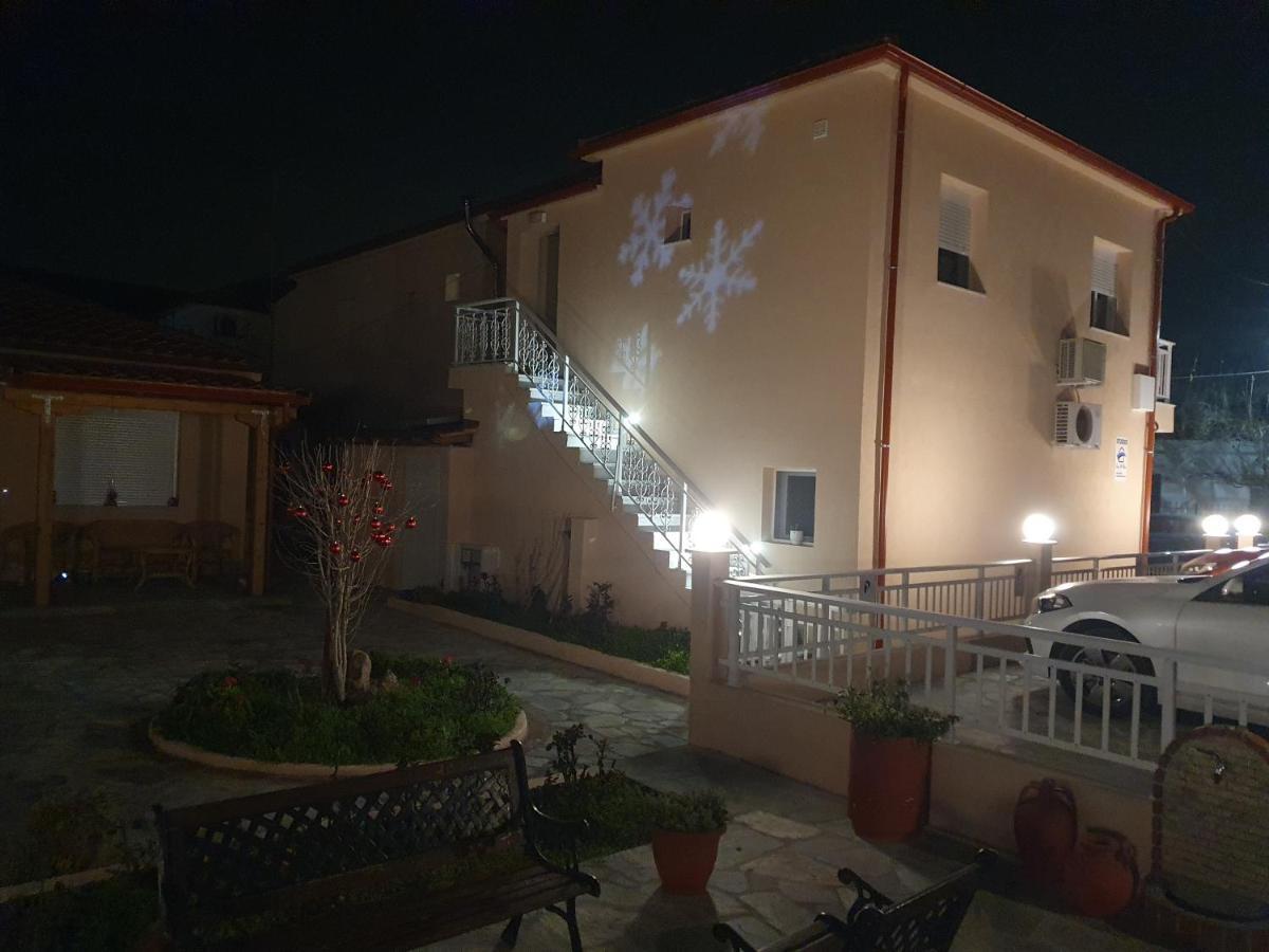 Appartement Casa Al Mare 2 à Peraía Extérieur photo